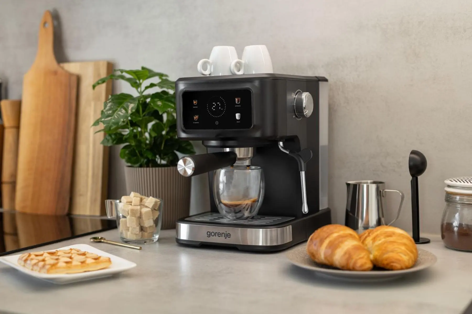 ESCM15CDB Gorenje Aparat za kafu, ručna priprema kafe, 15 bar, 850 W